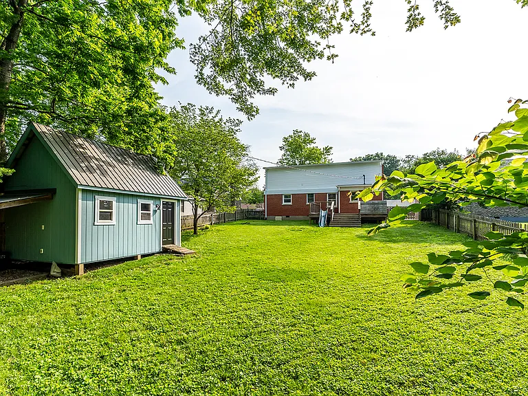 1022 Della Dr — Photo 36