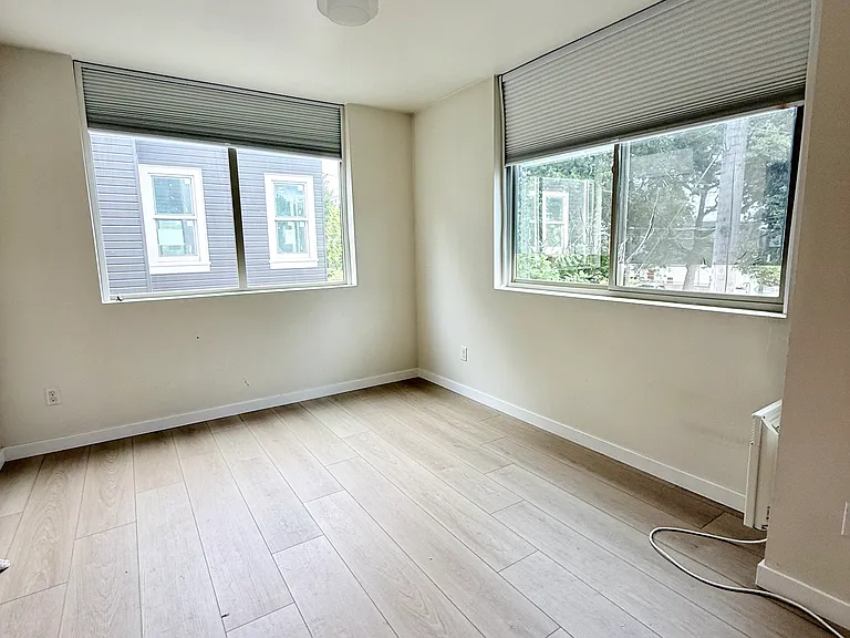 2516 S Dearborn St — Photo 5