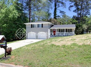 2416 Tiffany Cir, Decatur, GA 30035