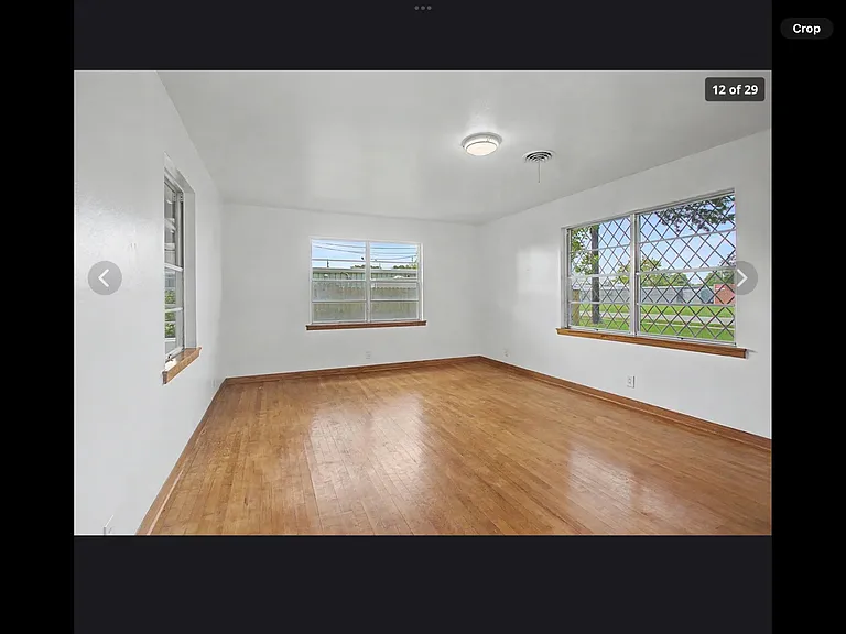 2337 N Austin Ave — Photo 9