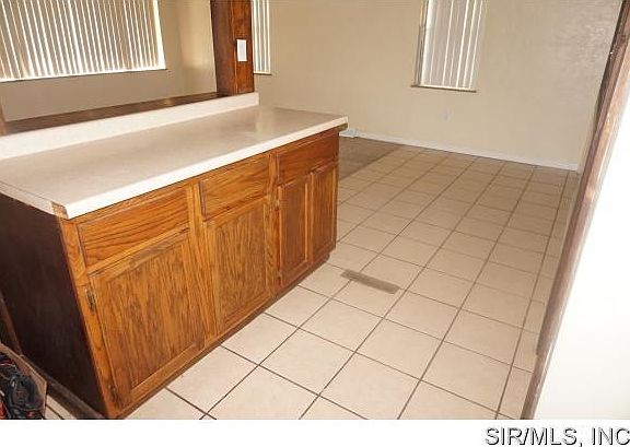 5th image of 485 California Ave