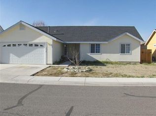 1016 Popo Agie Way, Yerington, NV 89447