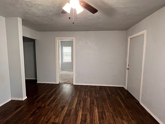3rd image of 1041 SW 24th St