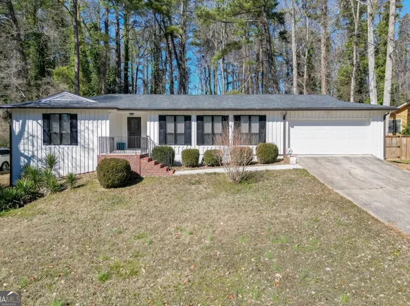 5360 Fieldgreen Dr, Stone Mountain, GA 30088