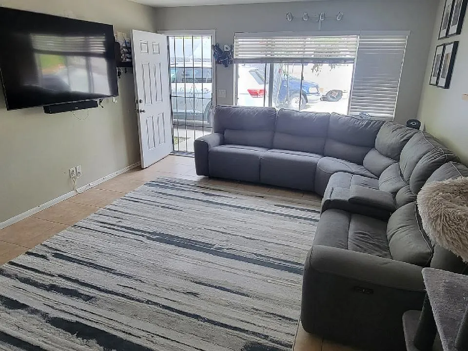 325 Peters Dr