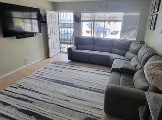 325 Peters Dr, Vista, CA 92083