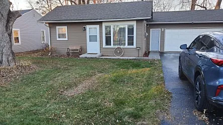 Building Photo - 8760 N River Dr