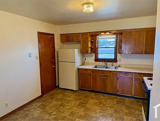 2 bed, 775 sqft, $1,045 — Photo 3