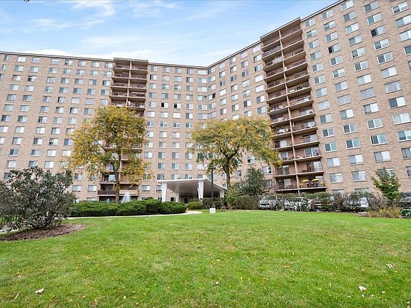 2nd image of 6833 N Kedzie Ave APT 809
