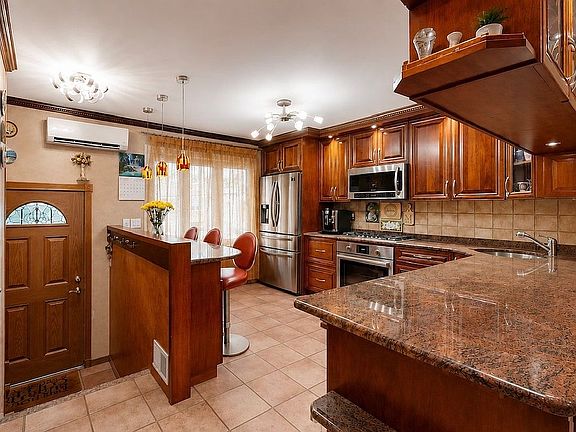 5th image of 2351 E 70th St