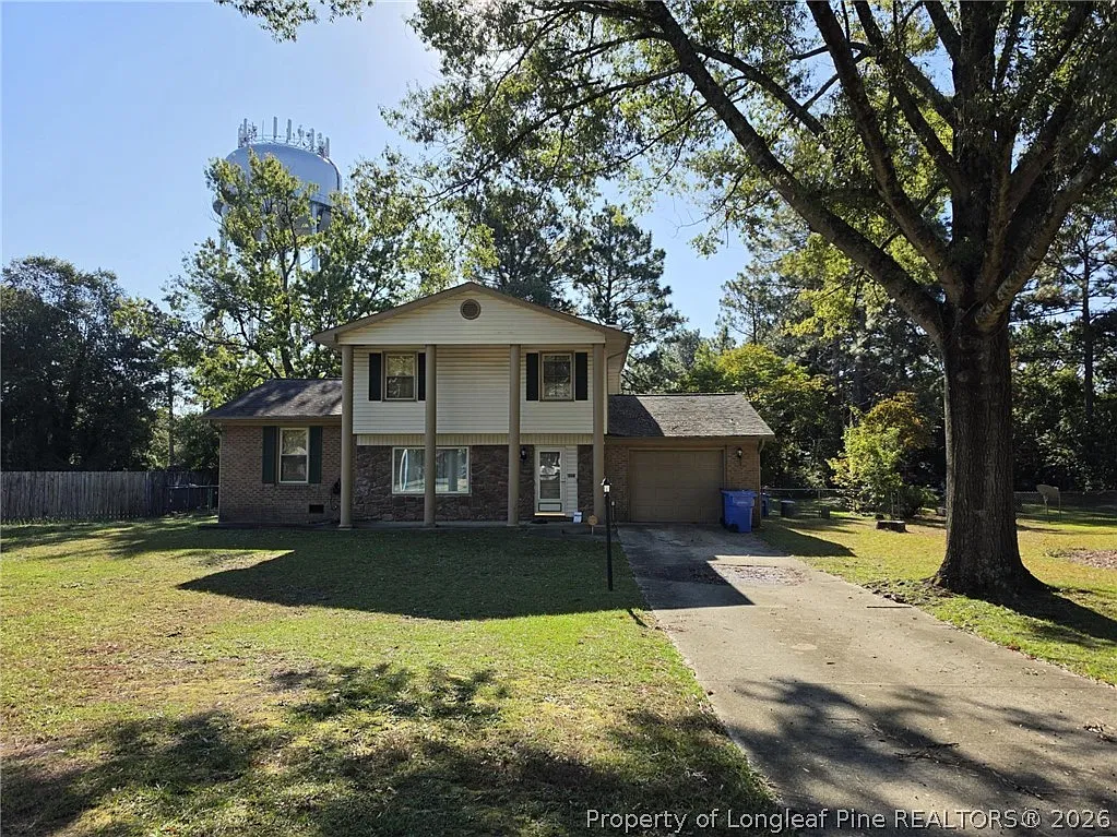 3 bed, 2.5 bath, 1821 sqft, $1,750 — Photo 1