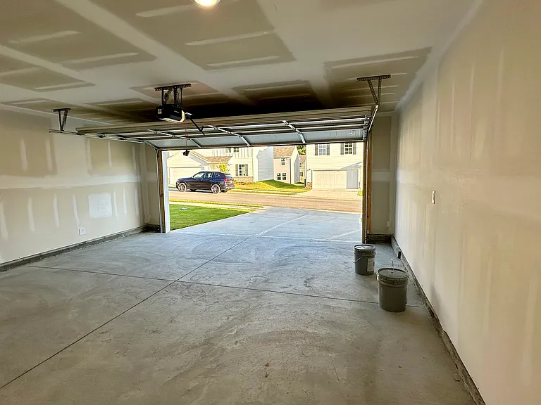 233 Golden Raintree Dr — Photo 21