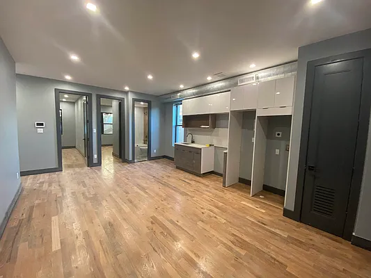 Rented by Premier Metro Realty Corp | media 23