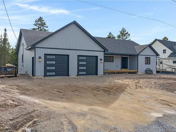 44 Montana Dr, Quispamsis, NB E2E 0W1