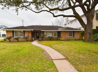 4901 Valerie St, Bellaire, TX 77401