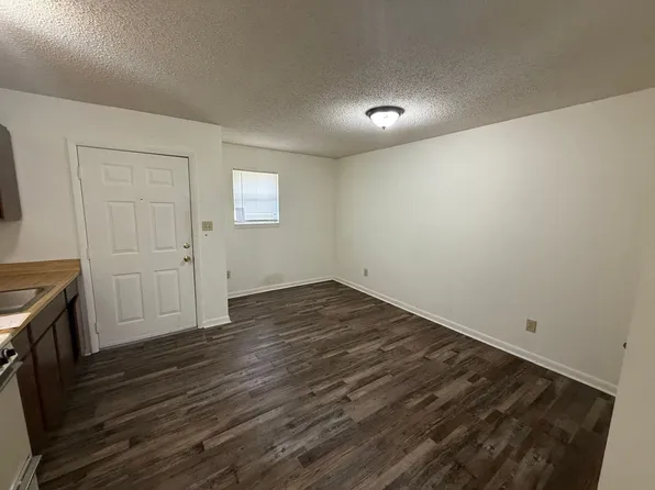 31 8th St NW, Arab, AL