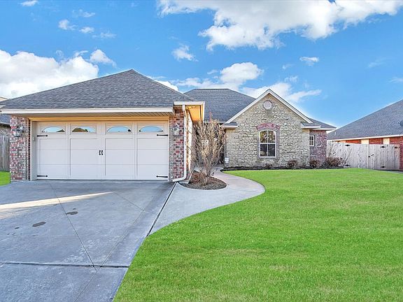 3rd image of 3705 NE Willow Way