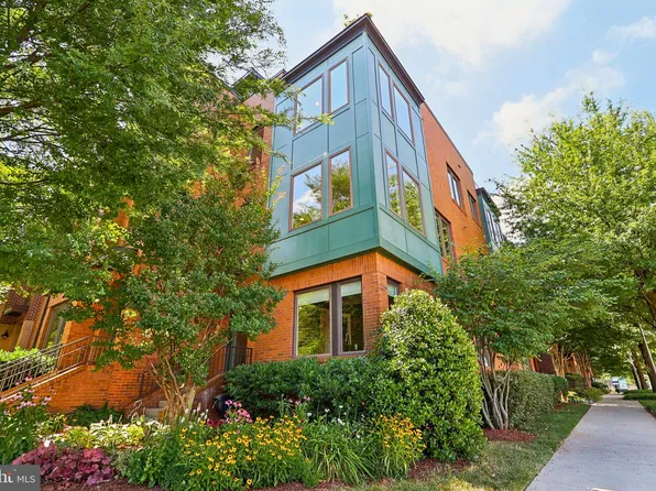 3013 District Ave, Fairfax, VA 22031