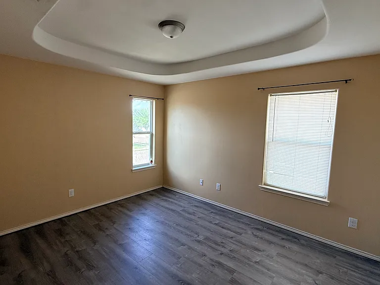 4405 Thunderbird Ave — Photo 95