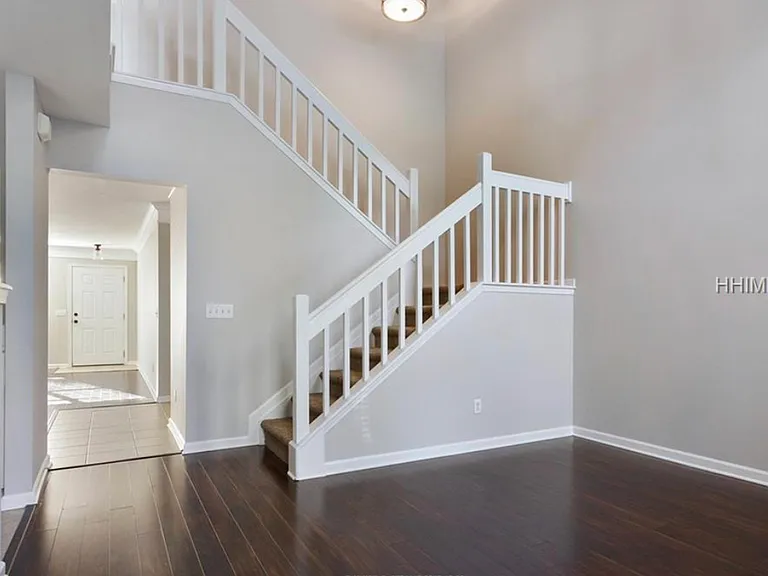 303 East Ave — Photo 8