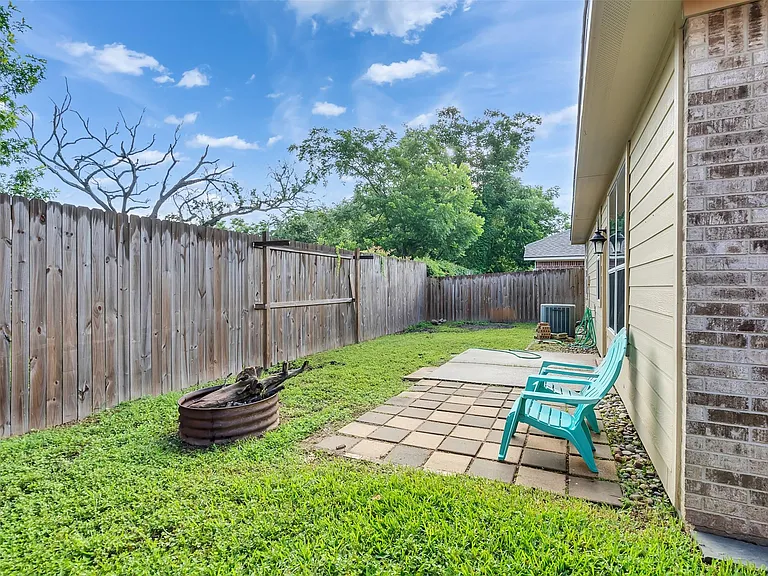 1906 Cameo Ct — Photo 29