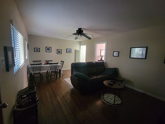 4th image of 442 Roosevelt Ave