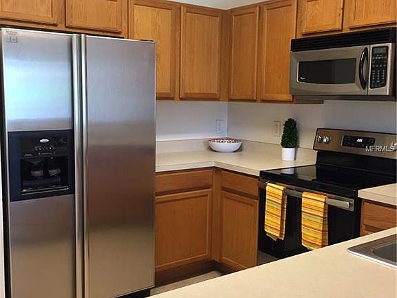 3rd image of 421 Wilton Cir
