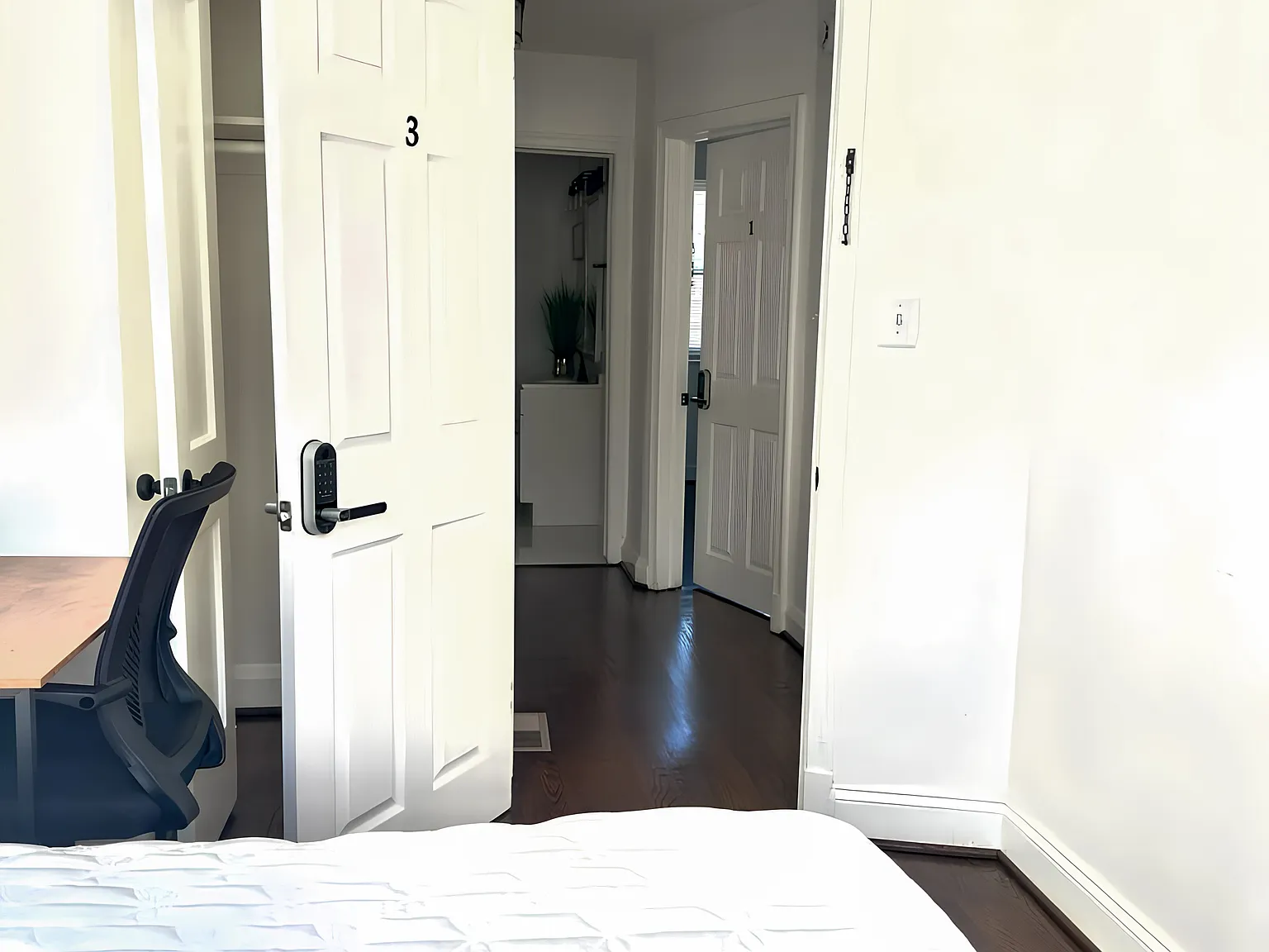 4 bed, 2.0 bath, 1350 sqft, $763 — Photo 3