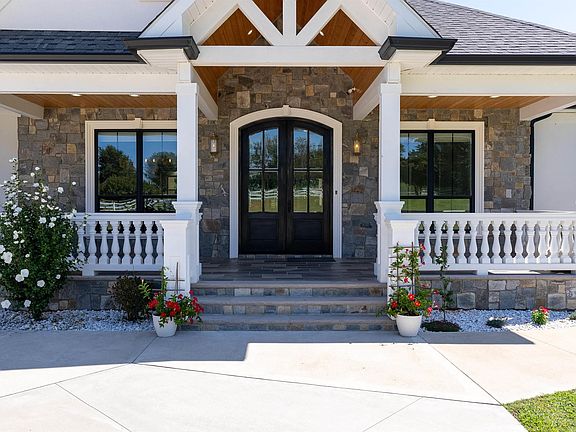 4th image of 230 Gano Dr
