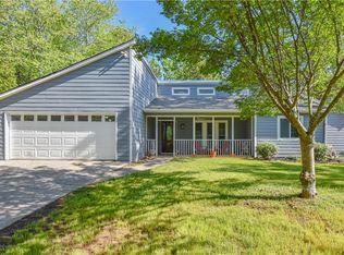 660 Applewood Ln NW, Marietta, GA 30064