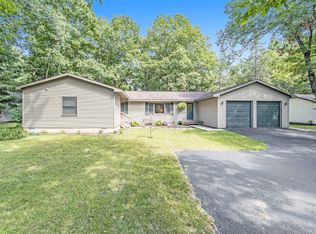 4639 Forest Trl, Indian River, MI 49749