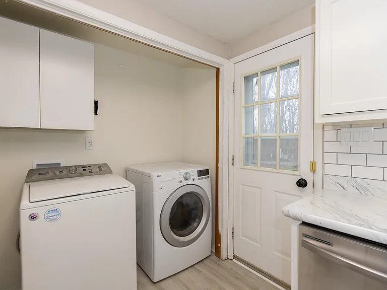 8752 S Spring Valley Park Dr — Photo 10
