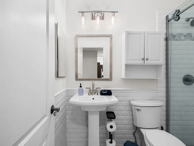Robinwood Dr — Photo 20