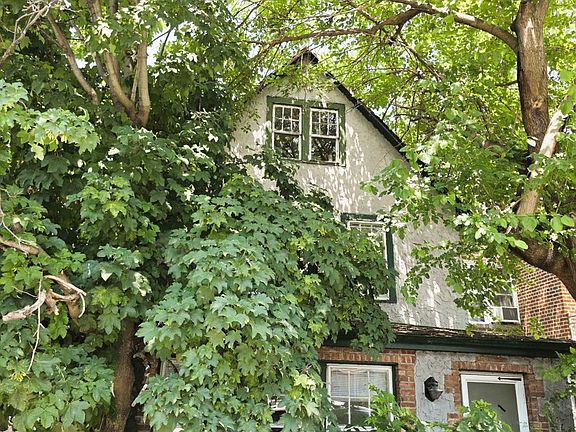 2nd image of 3447 Corlear Avenue