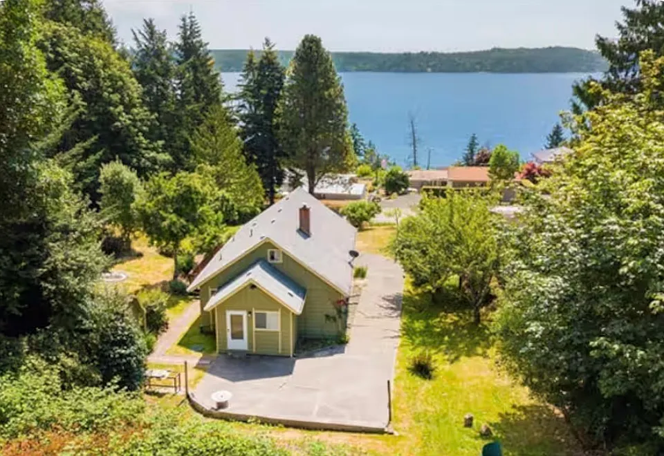 60 Seamount Dr