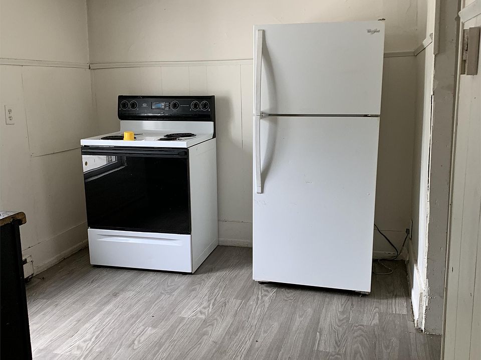 2nd image of 611 W Marion St #1