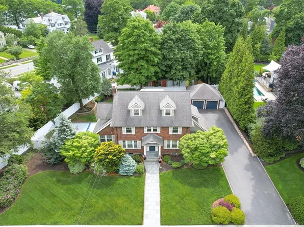 78 Bacon St, Winchester, MA 01890