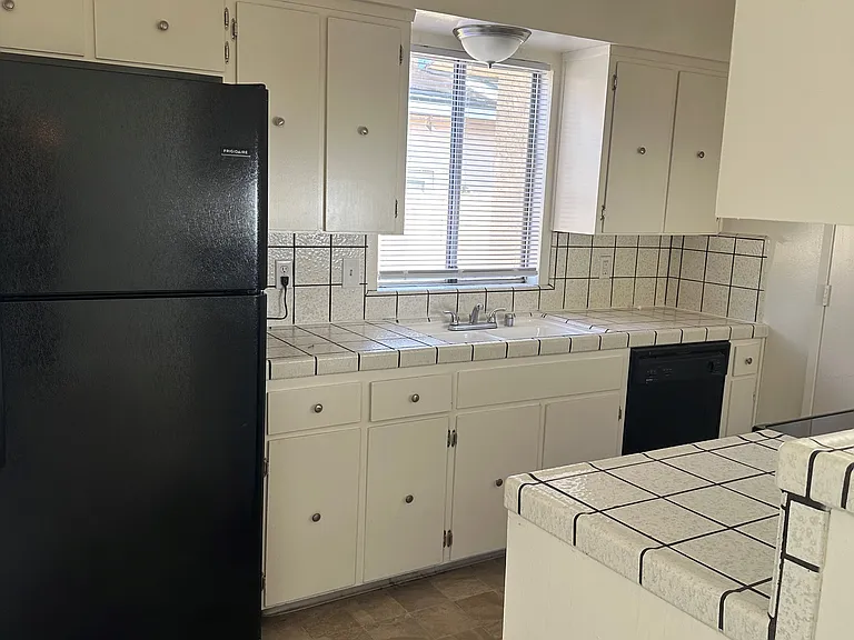 1529 Santa Ana Ave — Photo 5