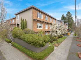 6100 17th Ave NW, Seattle, WA