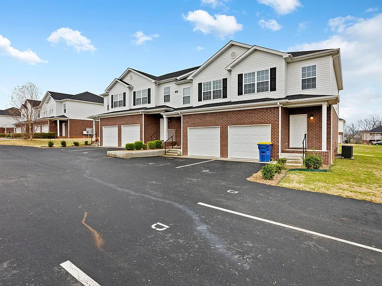 730 Village Creek Dr #B — Photo 2