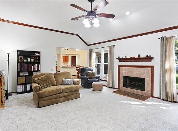 2nd image of 801 Canary Pine Ct
