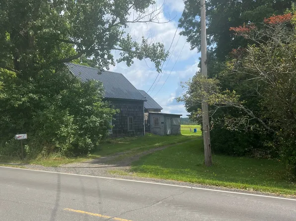 871 Madawaska Rd, Caribou, ME 04736