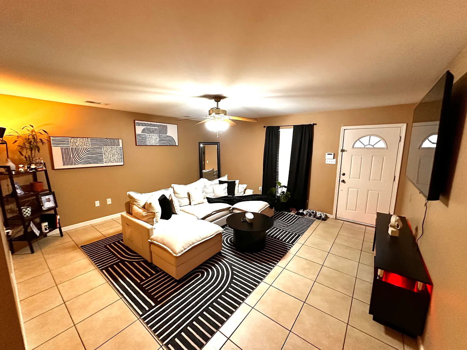 2 bed, 988 sqft, $1,325 — Photo 2