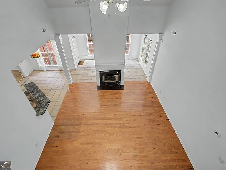255 Squire Ln — Photo 37
