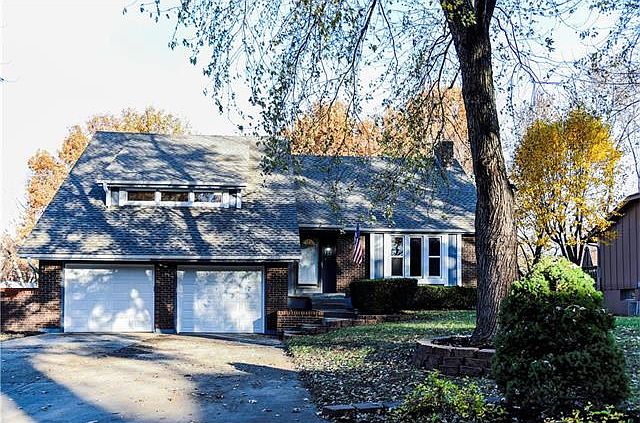 1st image of 113 SE Alger Dr