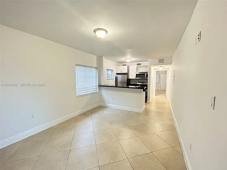 1034 Lenox Ave #10 — Photo 6