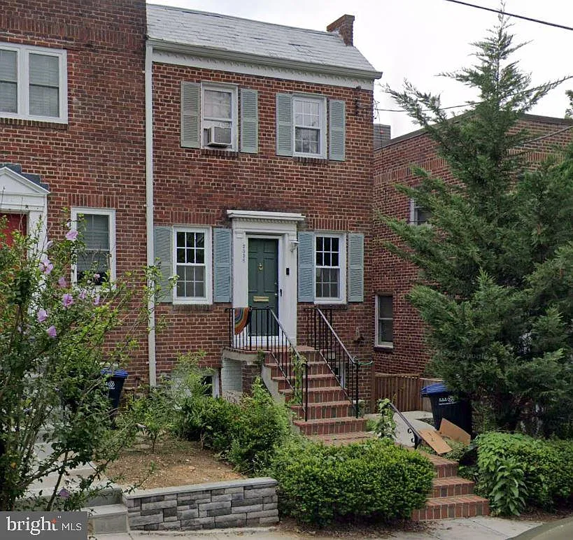3 bed, 2.0 bath, 1460 sqft, $4,400 — Photo 1