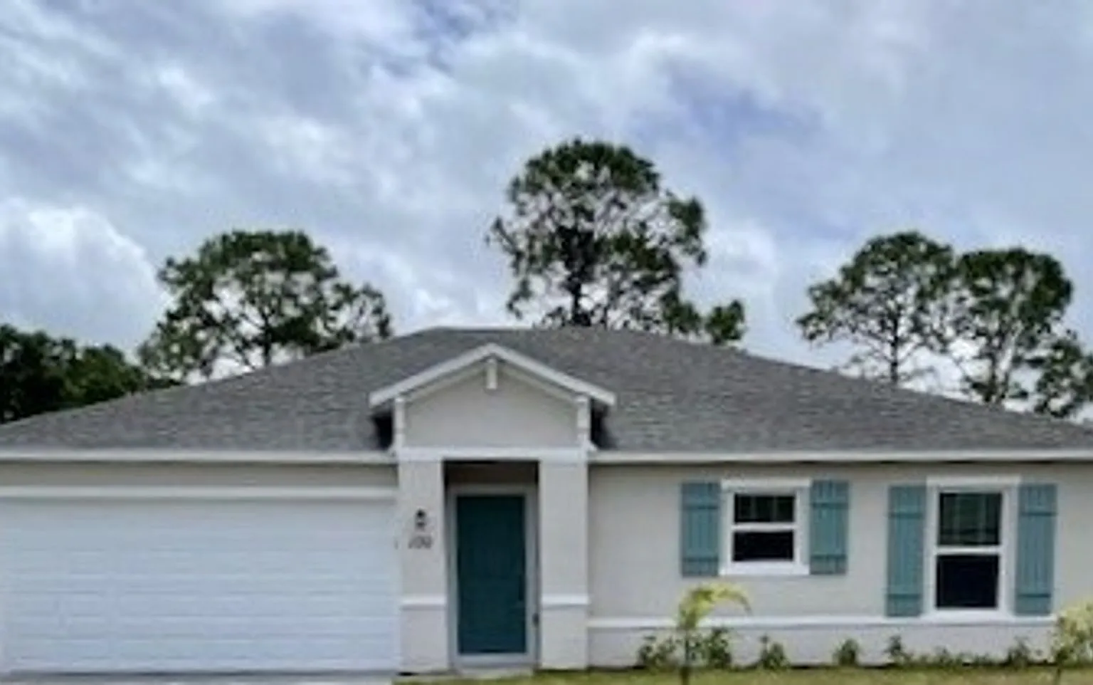 Move-In Special Receive 1 Month Free Rent When You Move In By September 30! Spacious 4br/2ba! — Photo 1