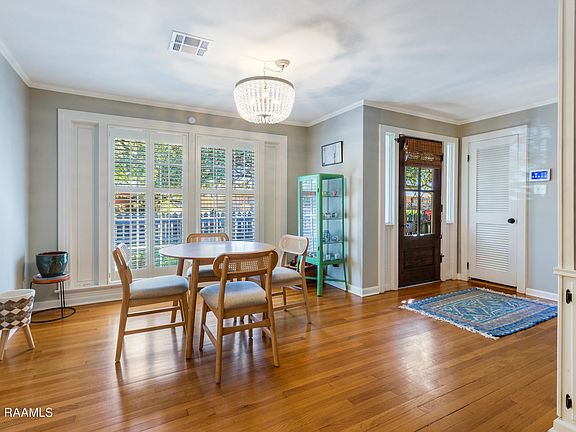 3rd image of 216 Louise Dr