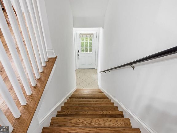 5th image of 234 Carlyle Park Dr NE